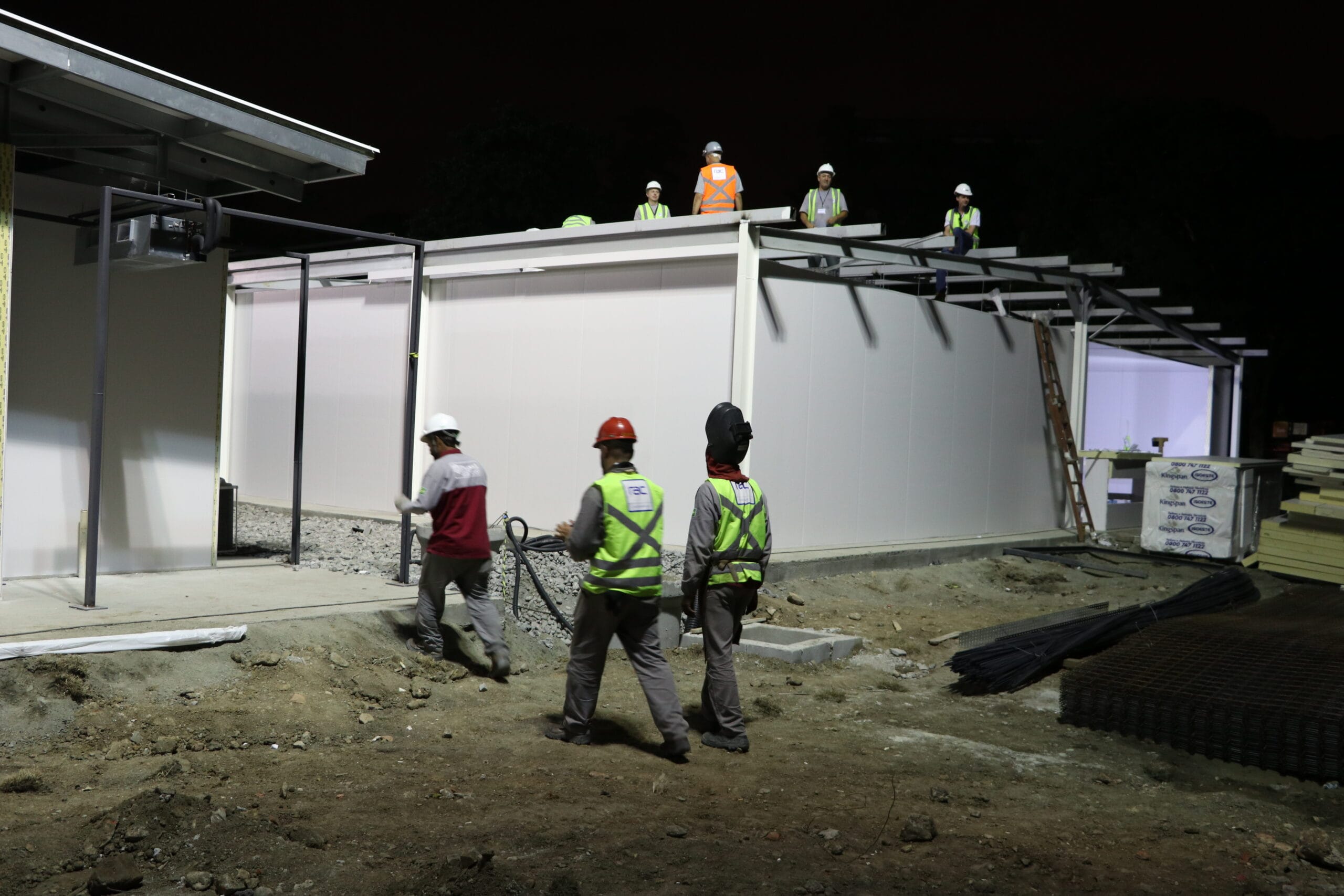 Construção em andamento do Centro Hospitalar Covid-19 da Fiocruz. Rio de Janeiro (RJ), 15 abr. 2020. Foto: Peter Ilicciev. Acervo CCS/Fiocruz.
