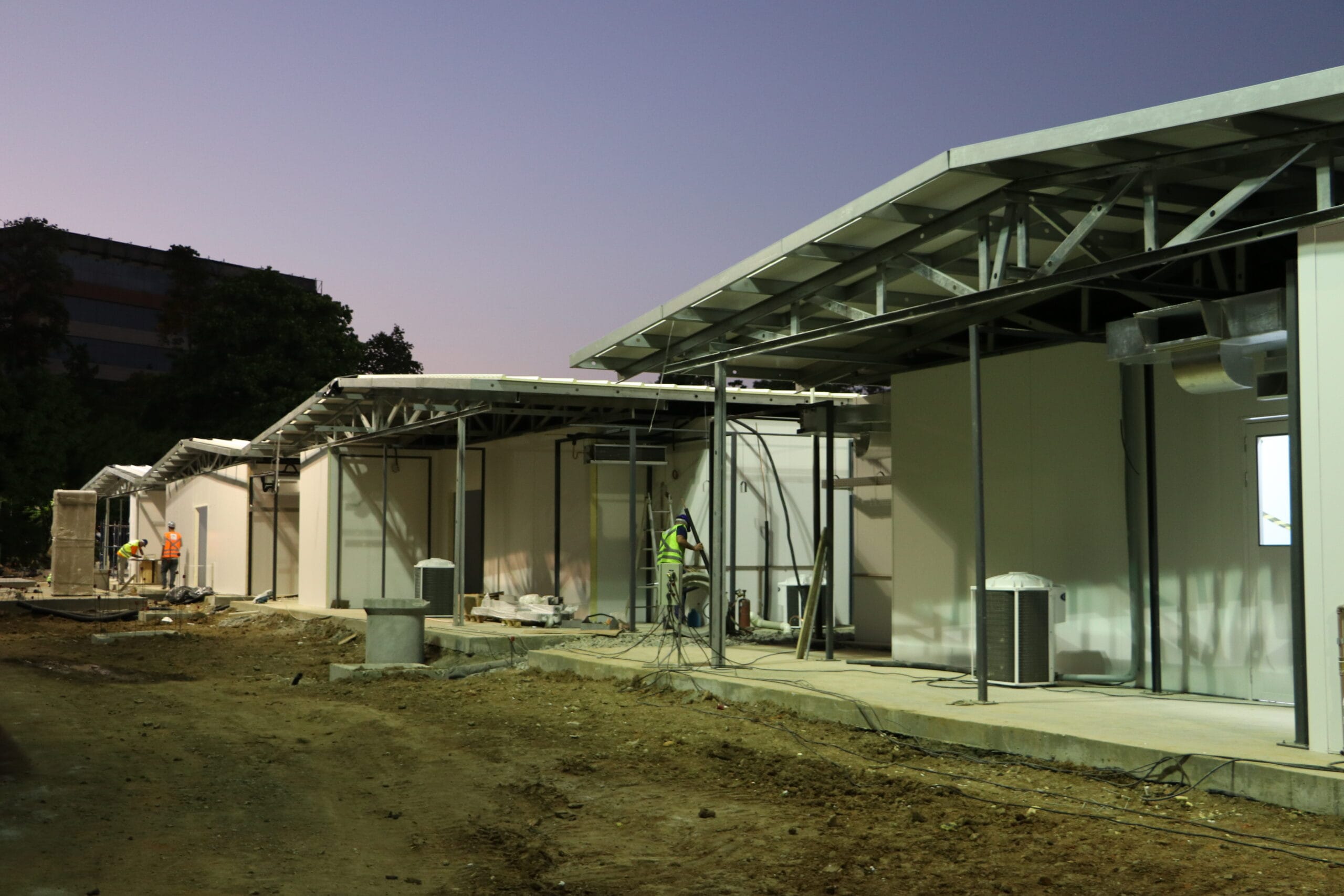 Construção em andamento do Centro Hospitalar Covid-19 da Fiocruz. Rio de Janeiro (RJ), 15 abr. 2020. Foto: Peter Ilicciev. Acervo CCS/Fiocruz.